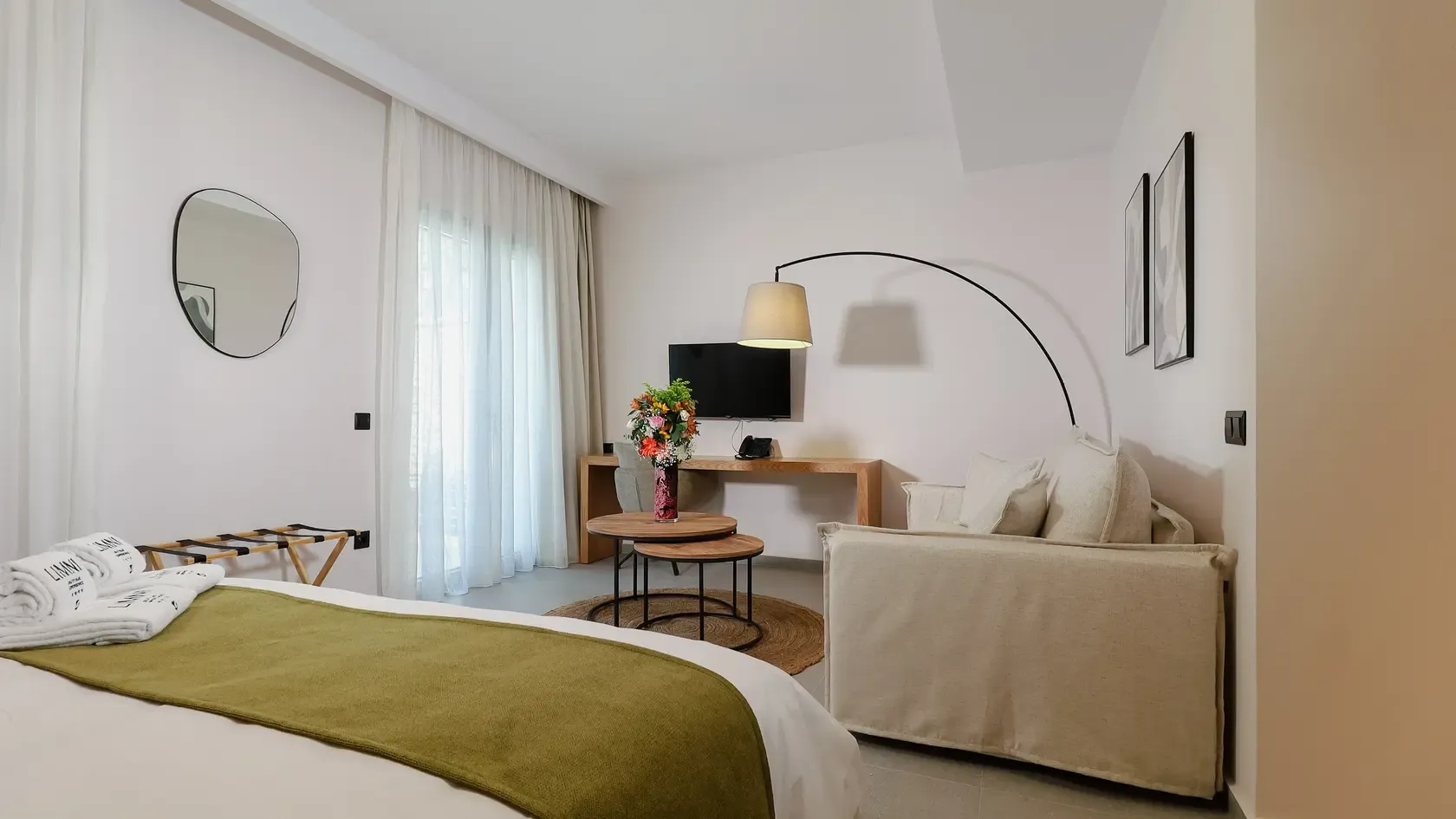 JUNIOR SUITE WITH JACUZZI